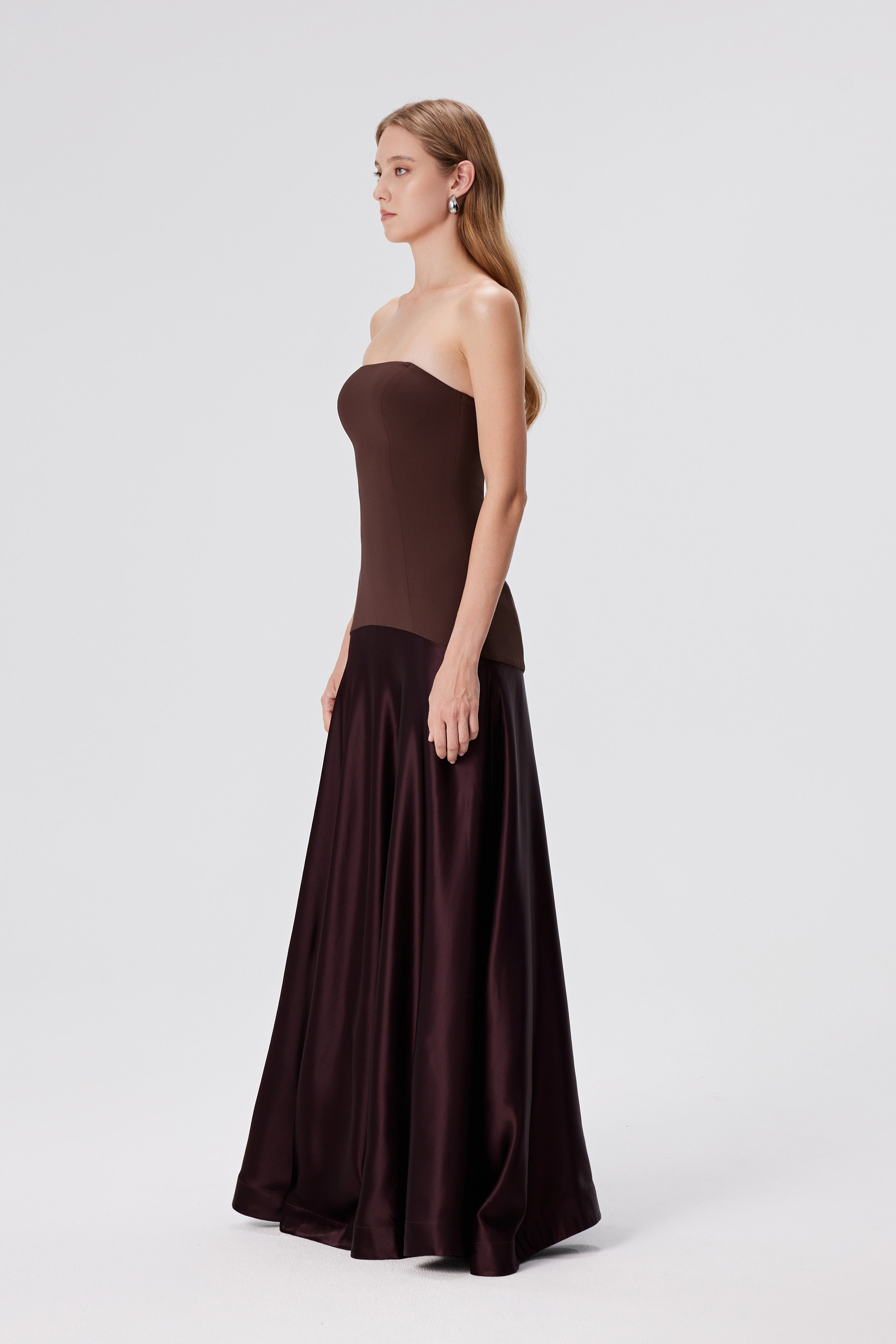 LUNARIA™ | Sukienka Elegancji Konturu