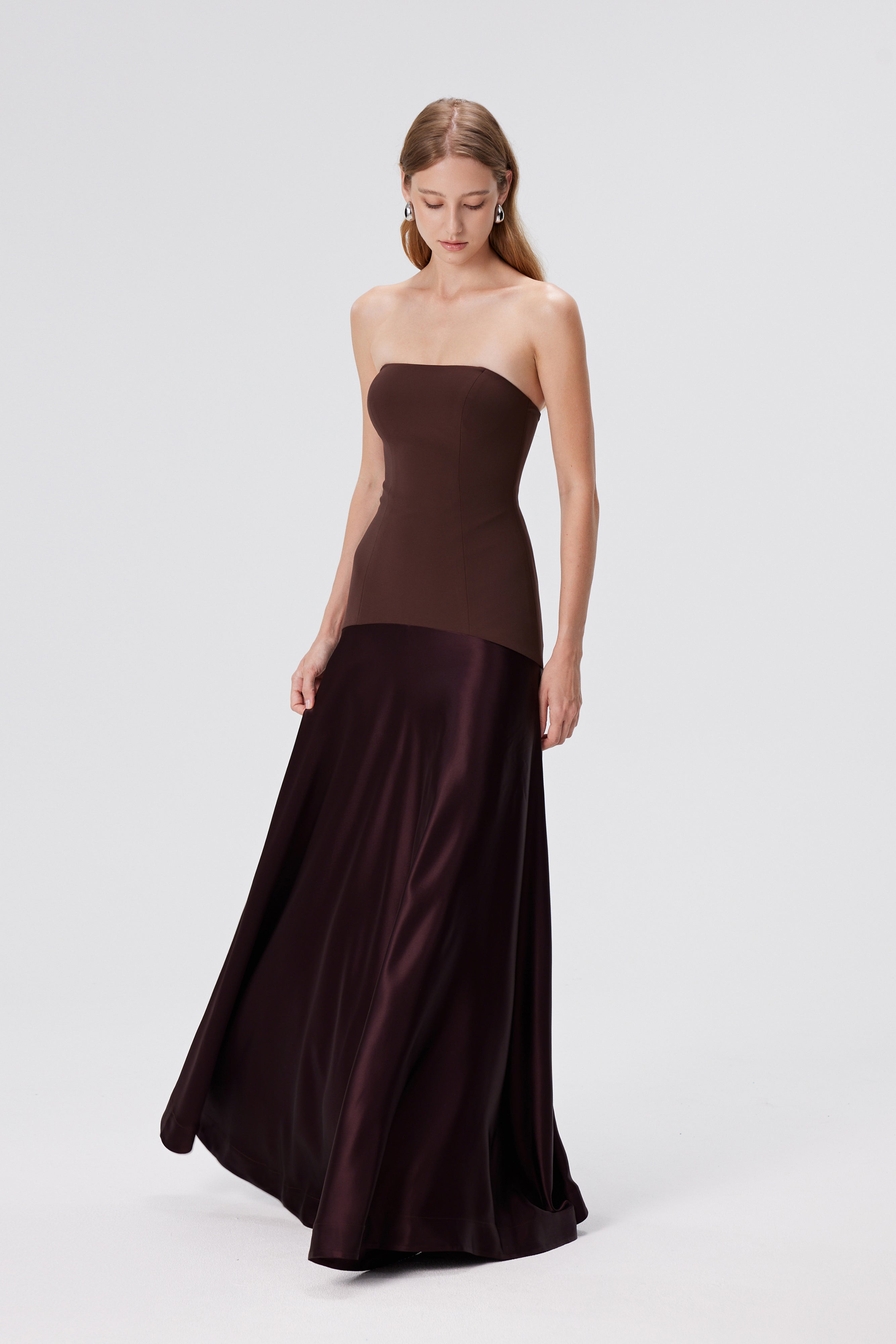LUNARIA™ | Sukienka Elegancji Konturu