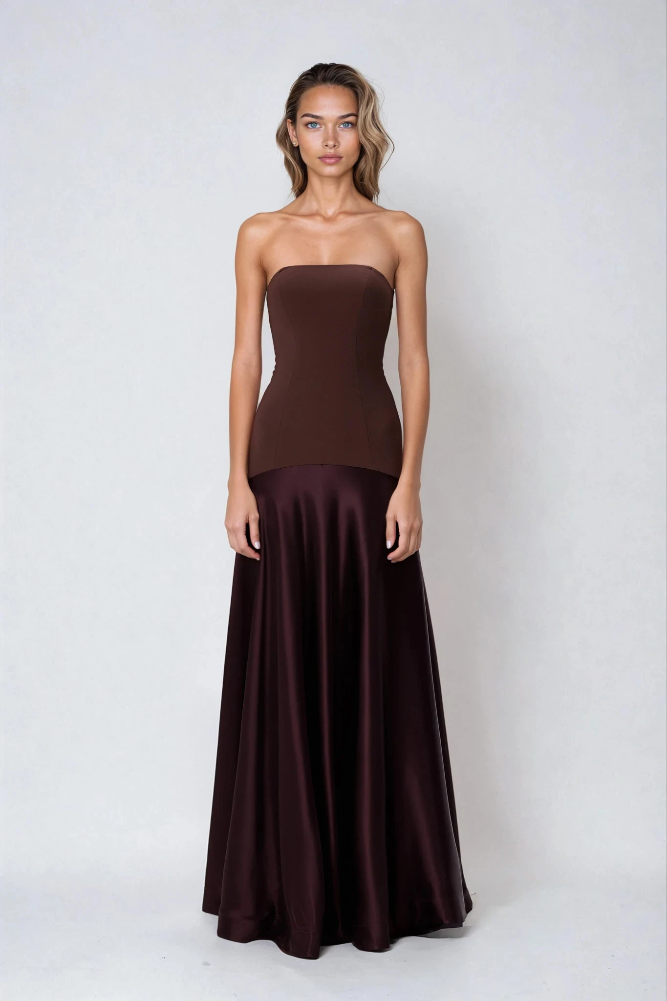LUNARIA™ | Sukienka Elegancji Konturu